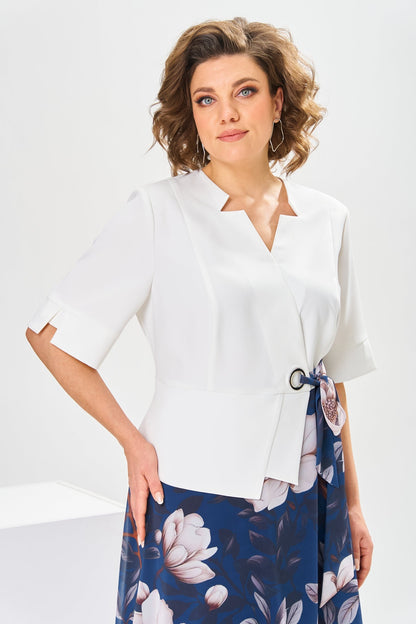 Back view of the Celeste flowy cotton-silk dress, emphasizing its relaxed and comfortable fit.
