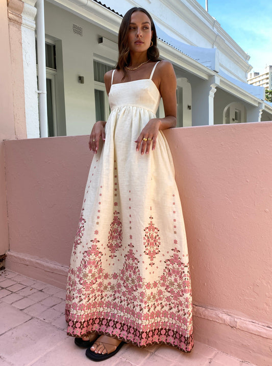 Indira - Flowy Floral Maxi Dress